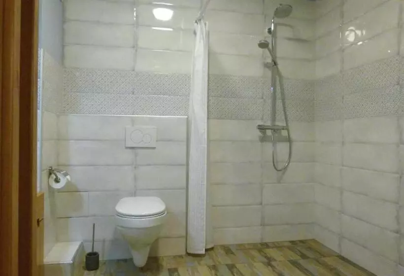 Majatalo Haus Monti