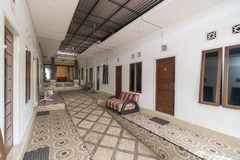 بنسيون Reddoorz Syariah @ Mora Garden Bungo