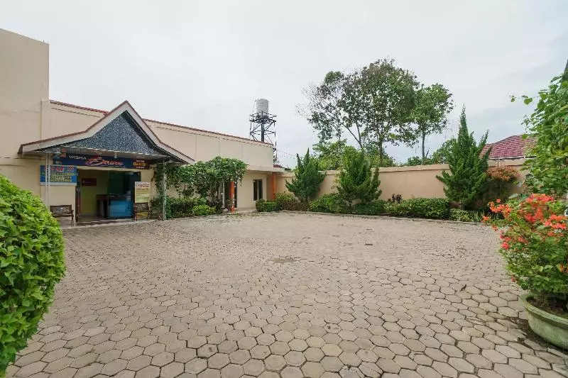 ペンション Reddoorz Syariah @ Mora Garden Bungo