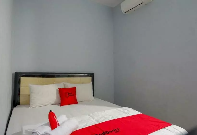 Reddoorz @ Hotel Grand Aulia Majene