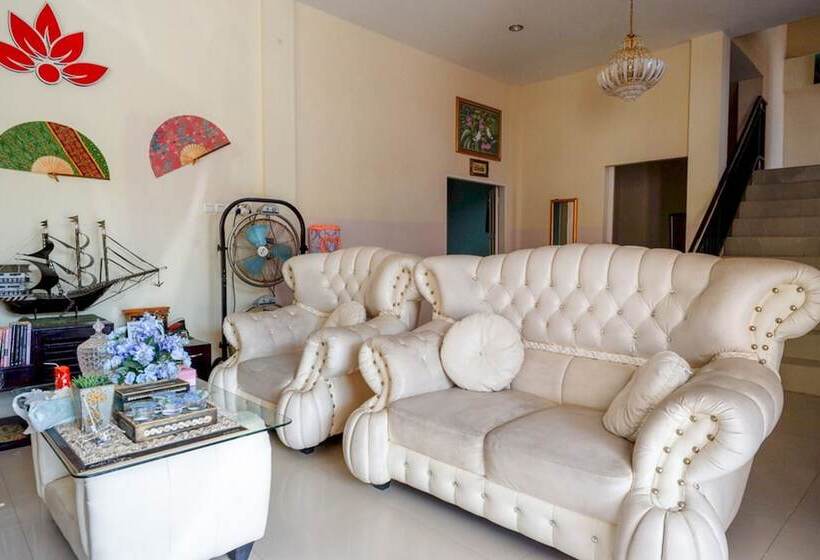 Reddoorz @ Hotel Grand Aulia Majene