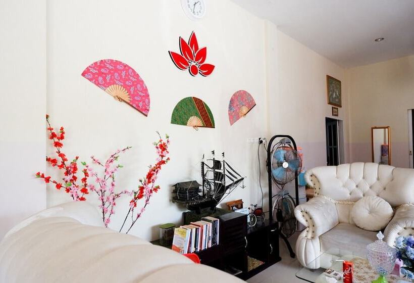 Reddoorz @ Hotel Grand Aulia Majene