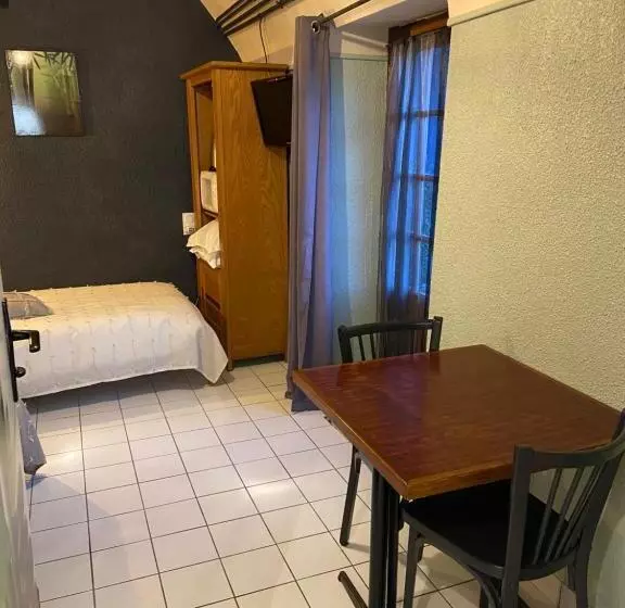 ベッドアンドブレックファースト La Pénate