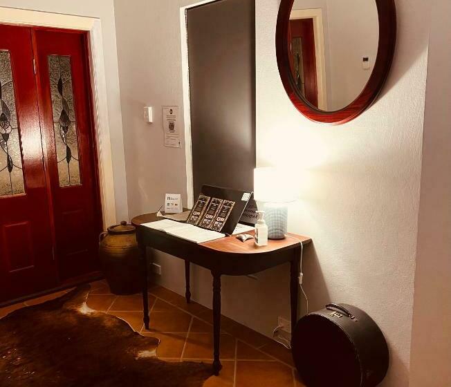 Gundaroo Manor Bed & Breakfast