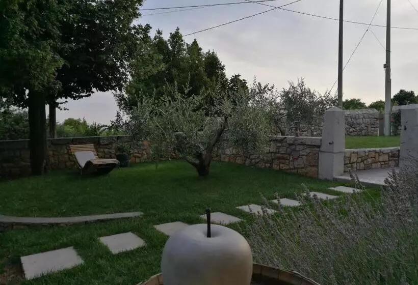 ホテル Agriturismo Ostrouska
