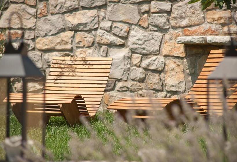 호텔 Agriturismo Ostrouska