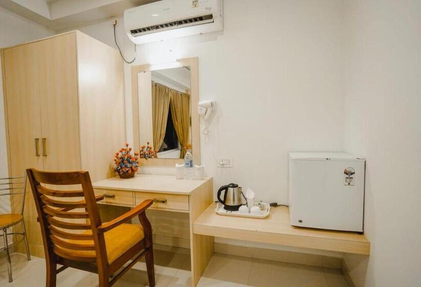 Hotel Athirappilly Rainland Resort