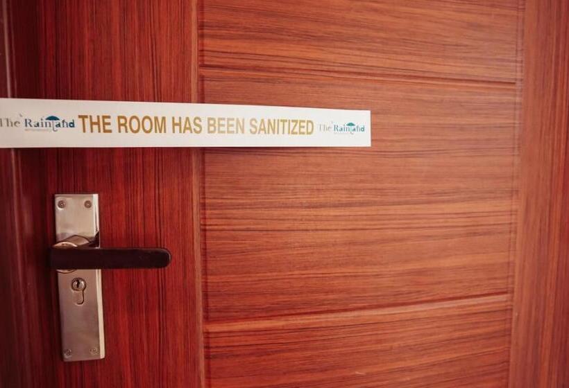 Hotel Athirappilly Rainland Resort