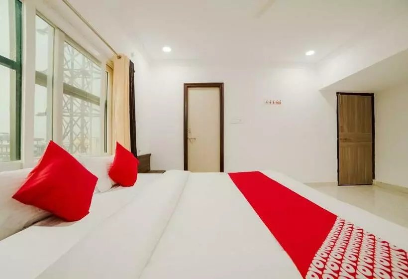 ホテル Oyo 40122  Aria Inn