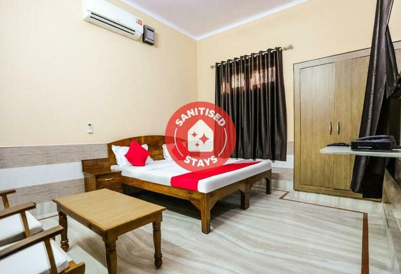 Hotel Oyo 40880  Shashi