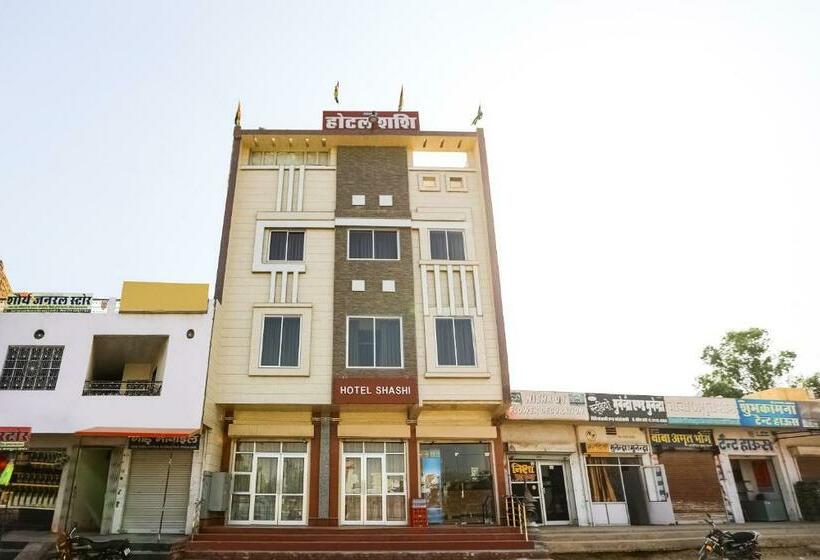 Hotel Oyo 40880  Shashi
