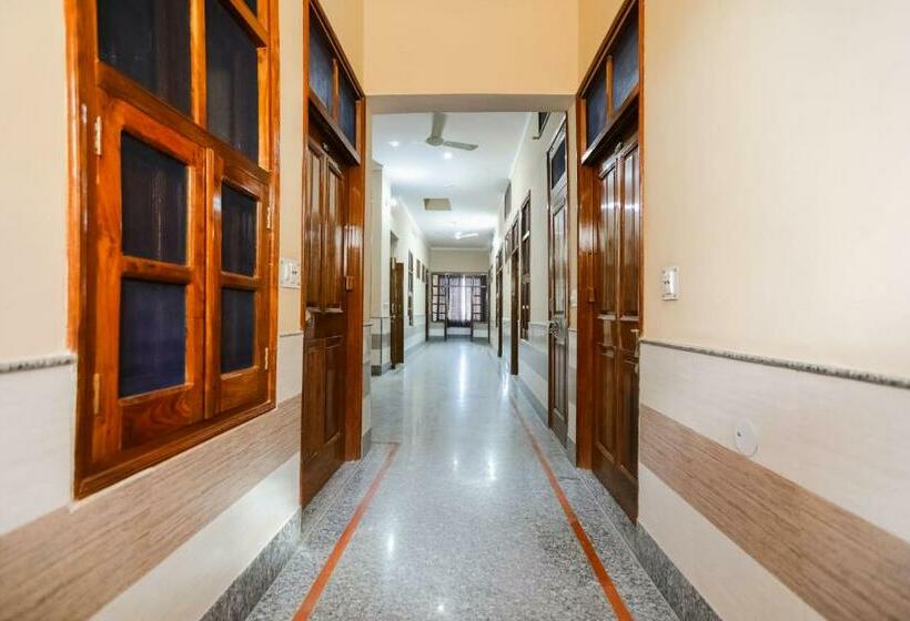 Hotel Oyo 40880  Shashi