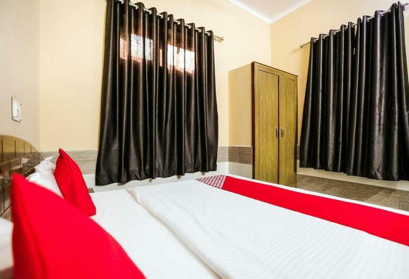 Hotel Oyo 40880  Shashi