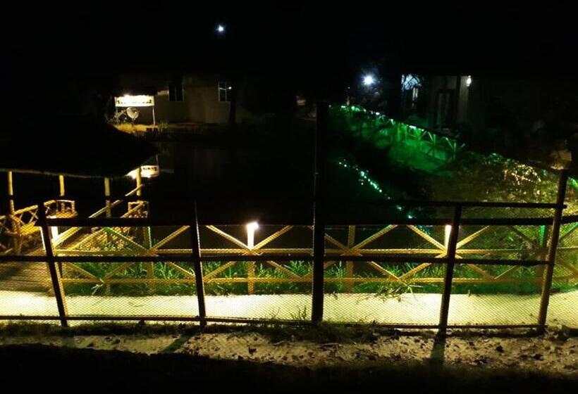 Отель Solitary Nook