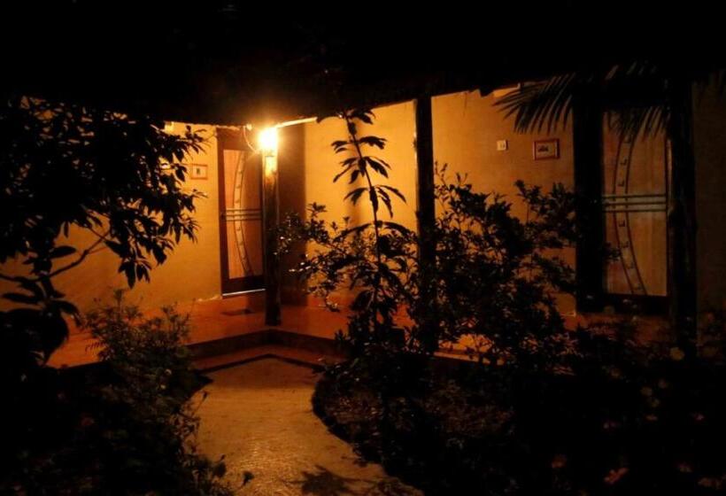 Отель Solitary Nook