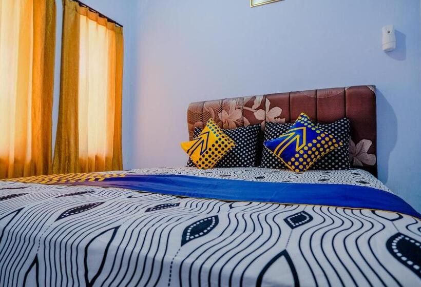 בית מלון כפרי Spot On 1958 Asembagus Family