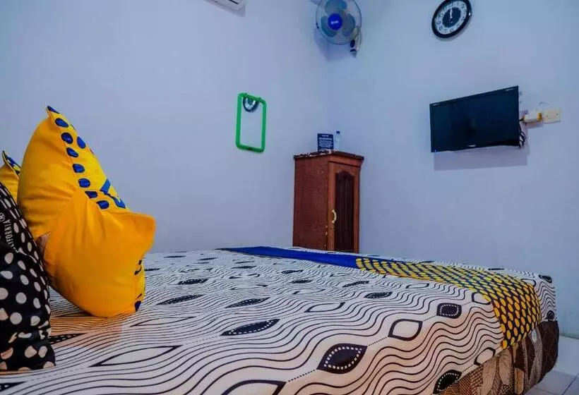 Hotelli Spot On 1958 Asembagus Family