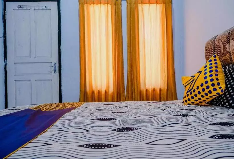 Hotelli Spot On 1958 Asembagus Family