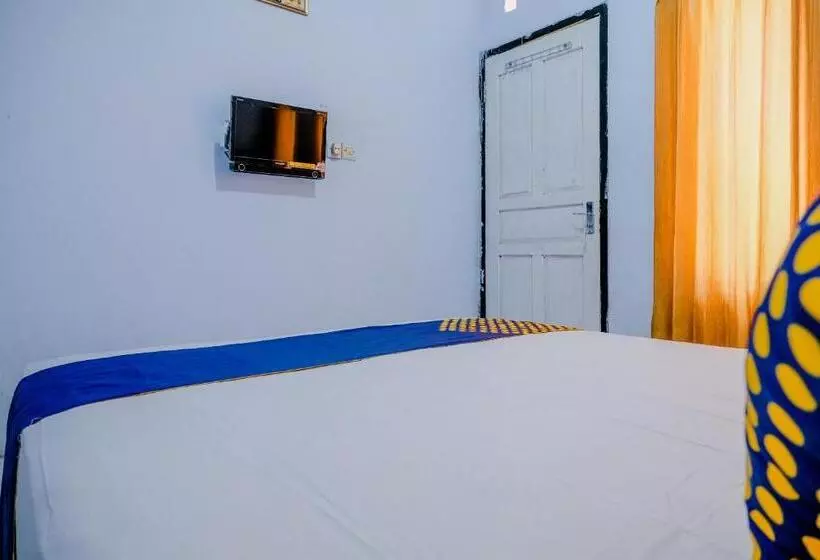 Hotelli Spot On 1958 Asembagus Family