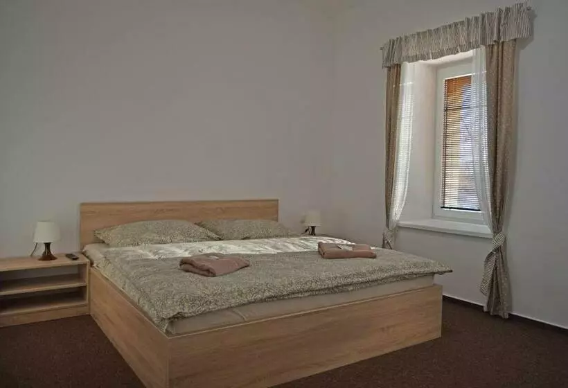 Majatalo Penzion Sezemice