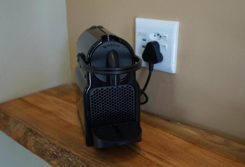 مبيت وإفطار Stellar Overberg Travellers Lodge