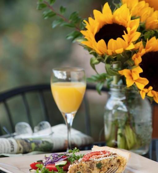 Cabin Creek Landing B&b