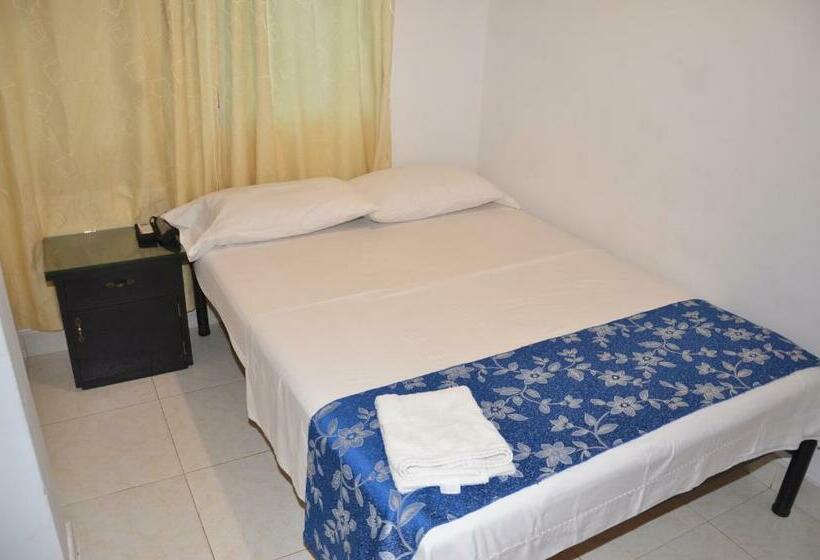 ホテル Bahía Cadi