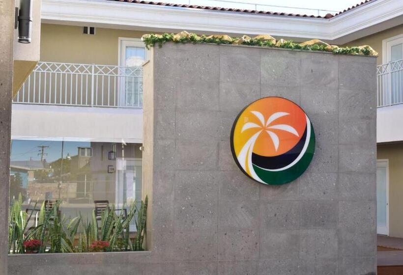 Отель California Comfort & Suites