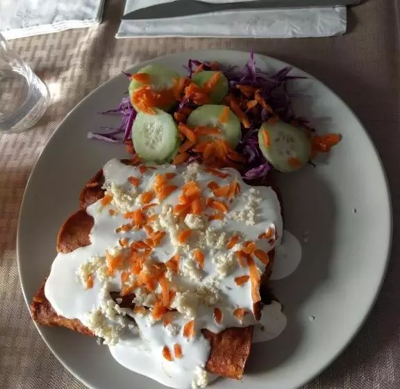 Hotelli California Comfort & Suites