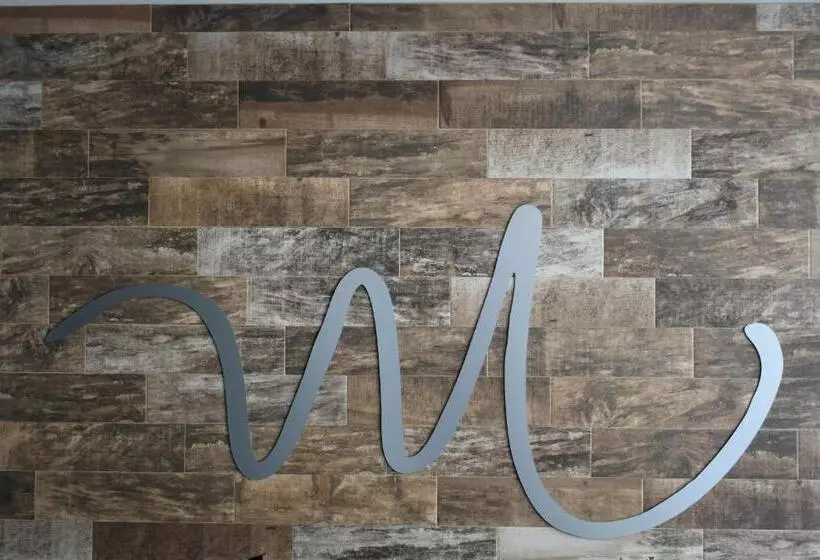 Hotelli California Comfort & Suites