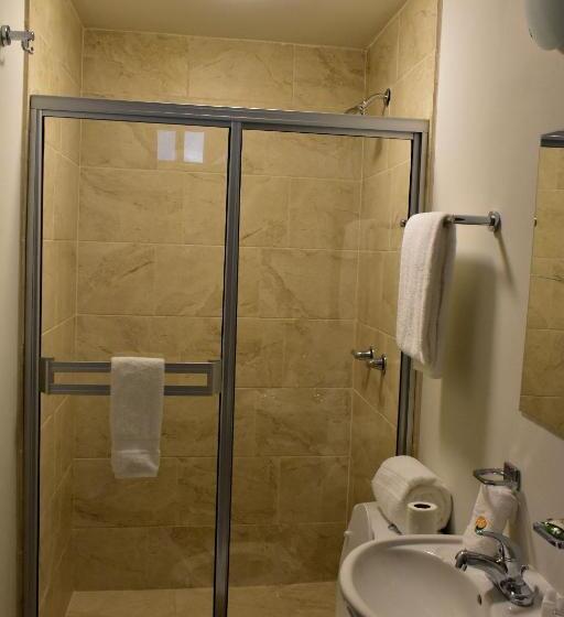 Отель California Comfort & Suites