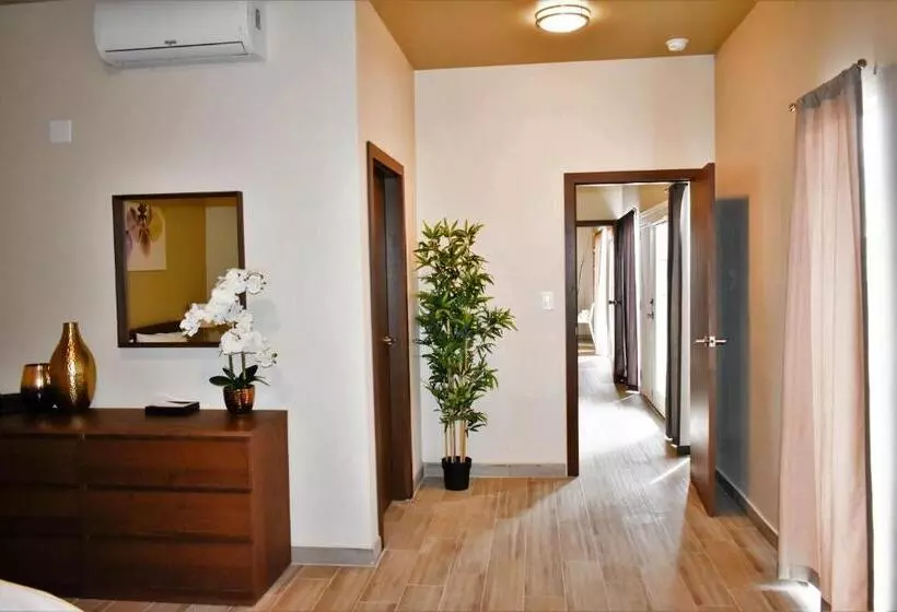 Hotelli California Comfort & Suites