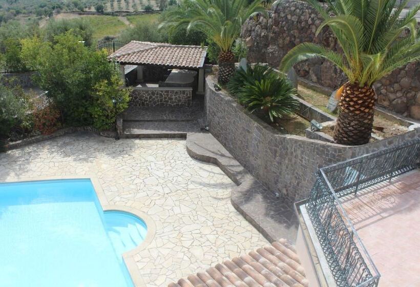 Отель Le Tre Rose