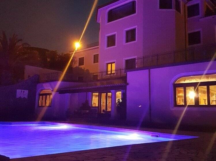 Отель Le Tre Rose