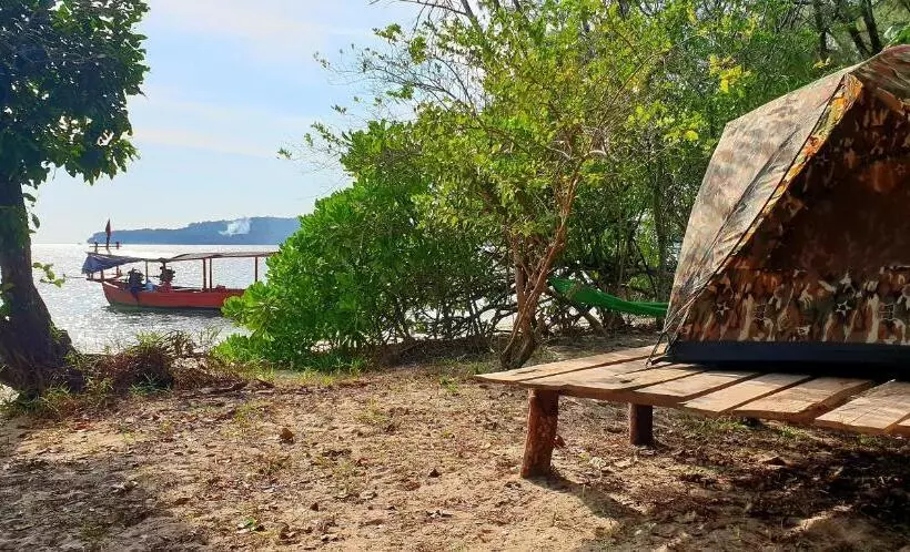 ペンション Crusoe Koh Takiev Island