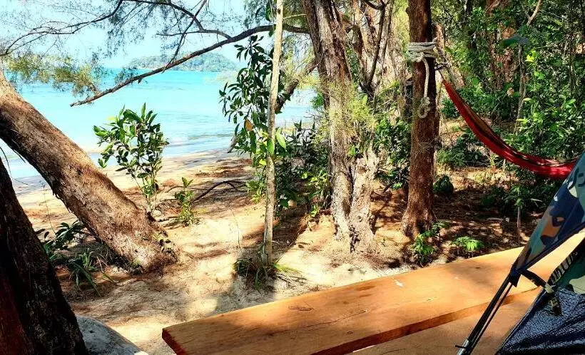 ペンション Crusoe Koh Takiev Island