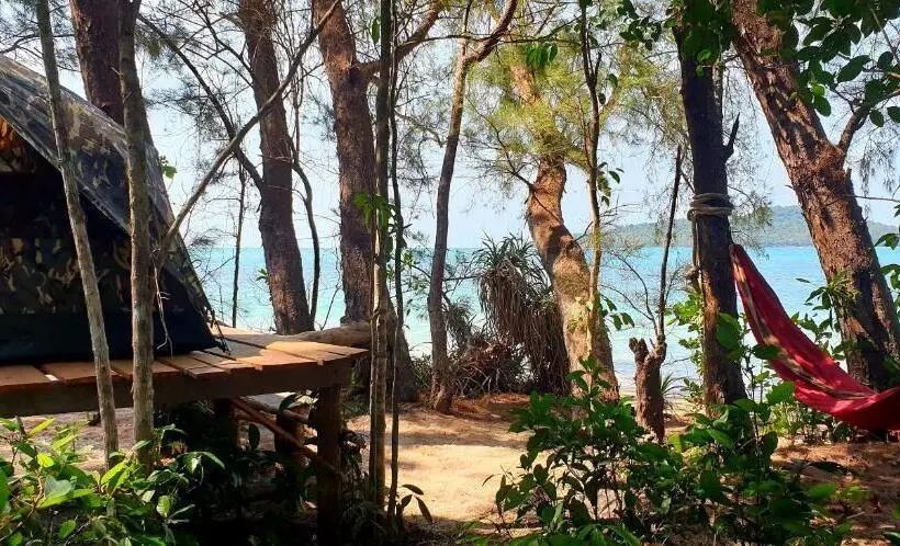 ペンション Crusoe Koh Takiev Island