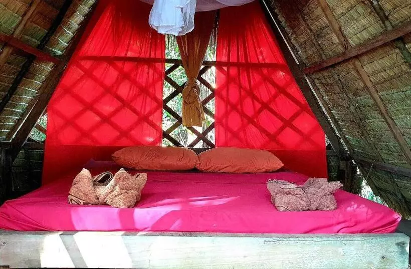 ペンション Crusoe Koh Takiev Island