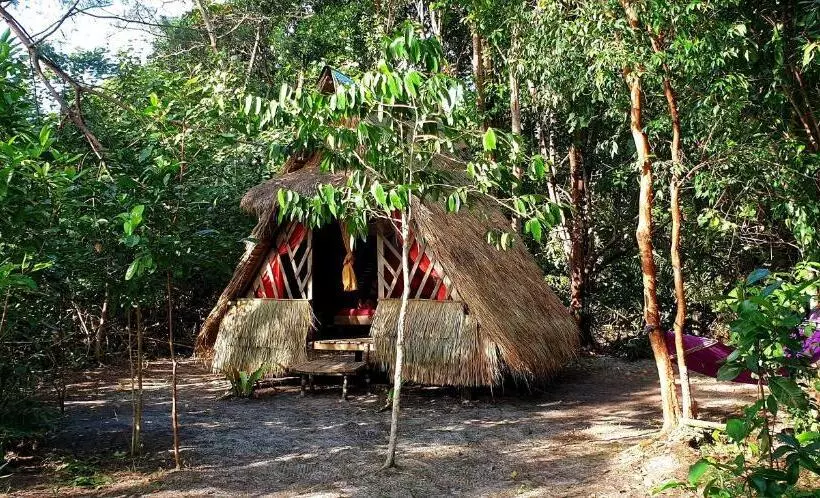 ペンション Crusoe Koh Takiev Island