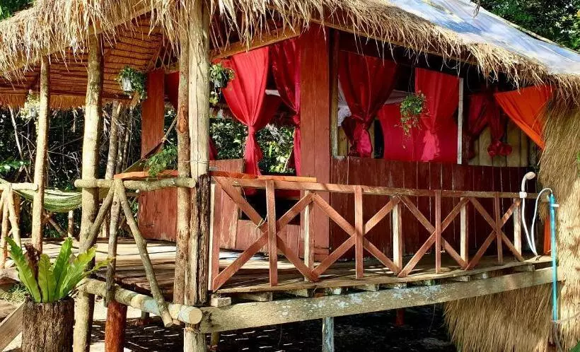 ペンション Crusoe Koh Takiev Island