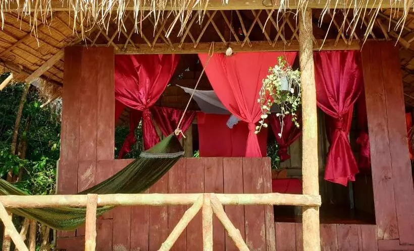 ペンション Crusoe Koh Takiev Island