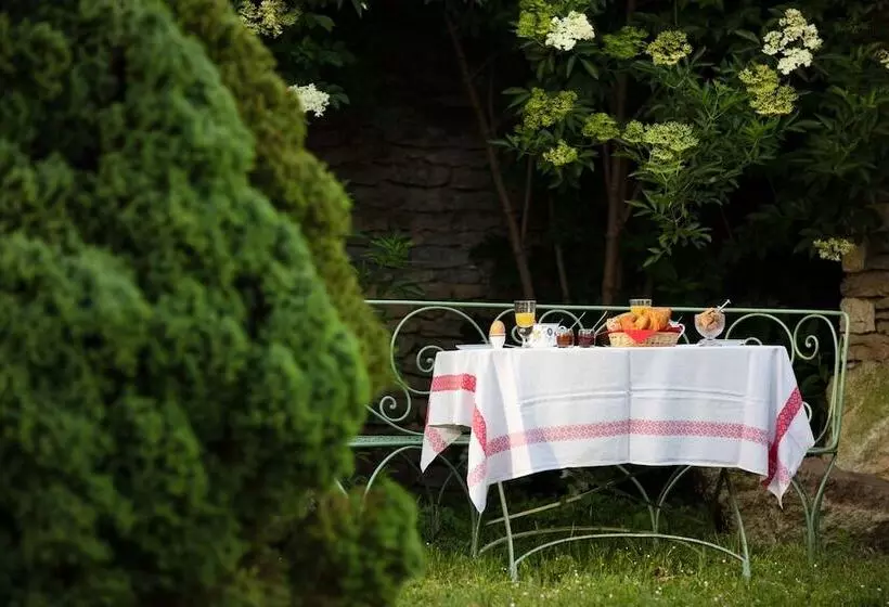 Majatalo L Hote Antique   Maison D Hote  4 Suites Avec Cuisine