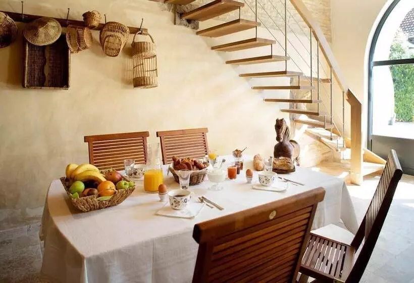 Majatalo L Hote Antique   Maison D Hote  4 Suites Avec Cuisine