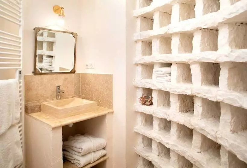 Majatalo L Hote Antique   Maison D Hote  4 Suites Avec Cuisine