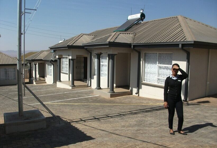 פנסיון Naledi Lodge & Guest Houses