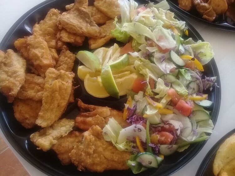 פנסיון Naledi Lodge & Guest Houses