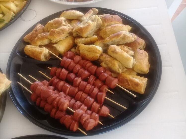 פנסיון Naledi Lodge & Guest Houses