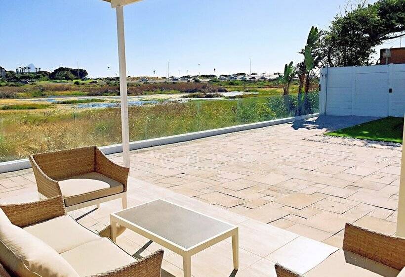 פנסיון Peach On Beach Boutique Guesthouse