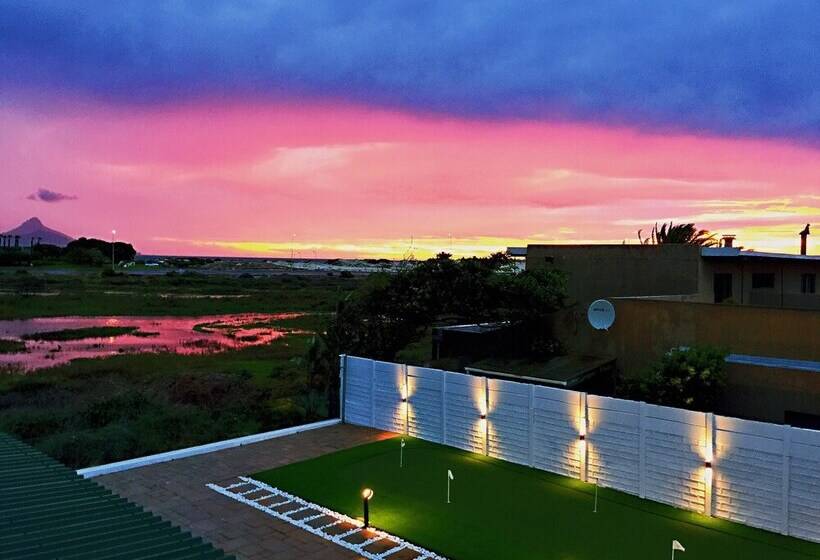 פנסיון Peach On Beach Boutique Guesthouse