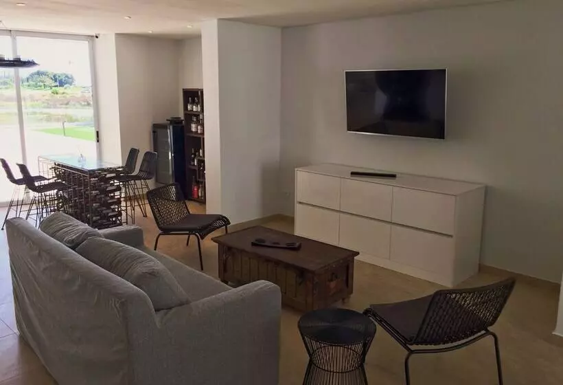 Majatalo Peach On Beach Boutique Guesthouse